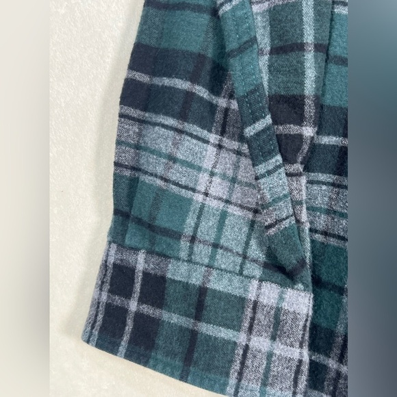 L.L. Bean Large Chamois Cloth Tradition Fit Shirt Plaid Gray Soft Shirt Jacket - Picture 3 of 10
